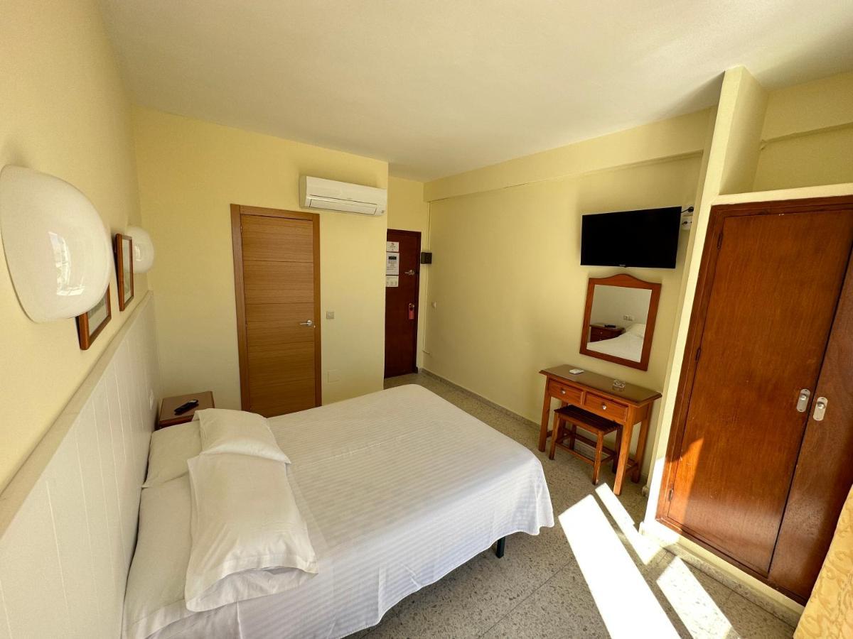 טורמולינוס Hotel Cabello מראה חיצוני תמונה