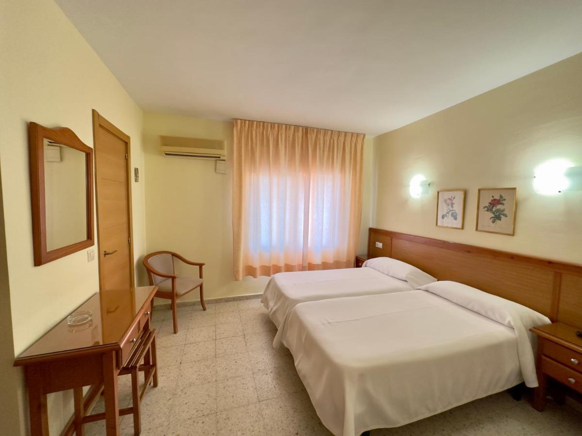 טורמולינוס Hotel Cabello מראה חיצוני תמונה
