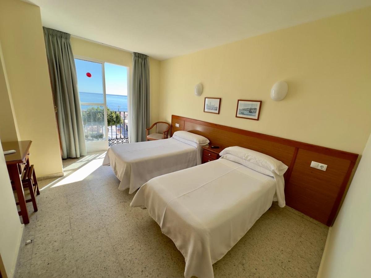 טורמולינוס Hotel Cabello מראה חיצוני תמונה