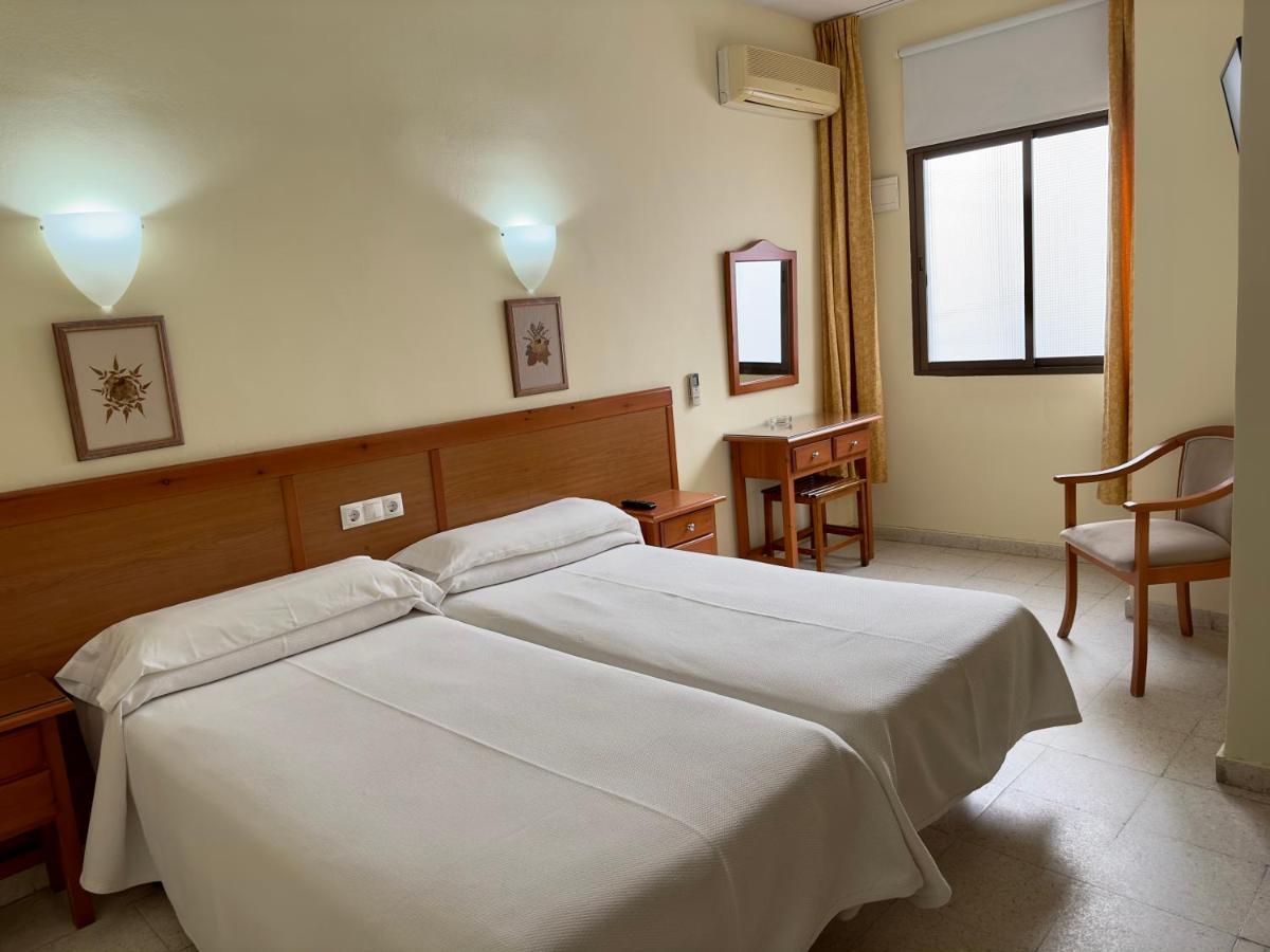 טורמולינוס Hotel Cabello מראה חיצוני תמונה