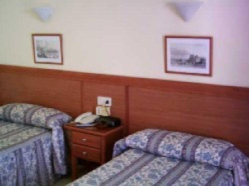 טורמולינוס Hotel Cabello מראה חיצוני תמונה