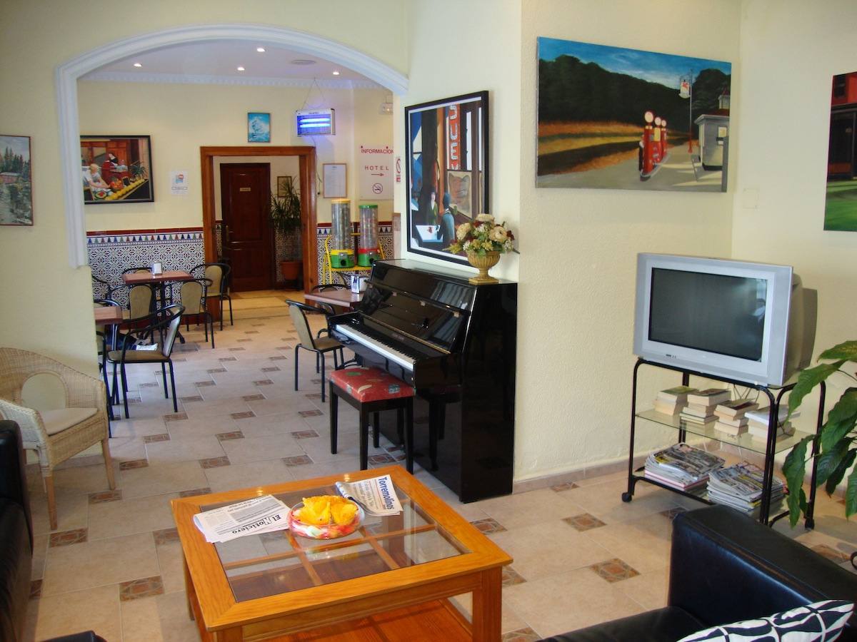 טורמולינוס Hotel Cabello מראה חיצוני תמונה