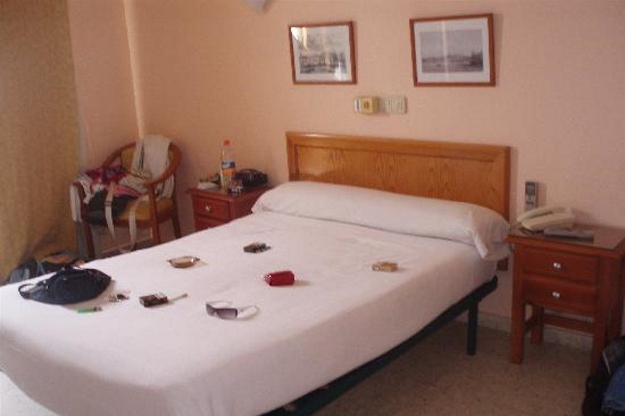טורמולינוס Hotel Cabello מראה חיצוני תמונה
